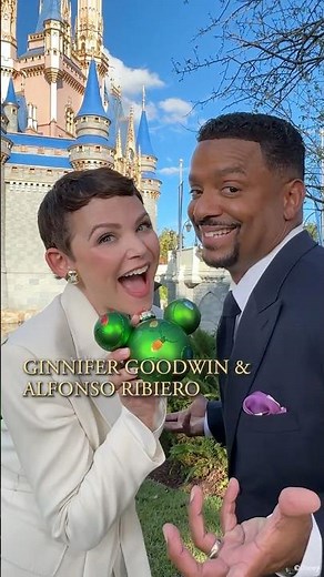 The Disney Parks Magical Christmas Day Parade lights up Christmas on ABC #DisneyChristmasCelebration