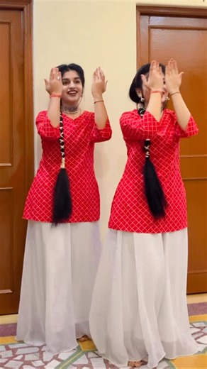 Neha_suthar on Instagram: "Kali Sareee❤️😘 New song out now @harrydagarofficial Jada se jada friends reels banao . . . . . #trendingreels #jodhpur #new #dance #jodhpurisisters #newsong #dance"