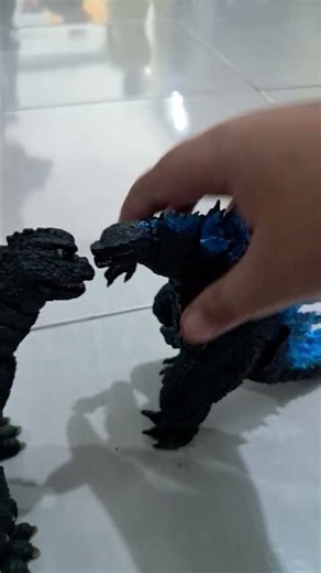 showa godzilla vs legendary godzilla