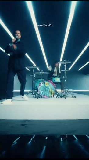 twenty one pilots - shy away video letra español #twentyonepilots #shyaway #ScaledAndIcy #fyp #parati #traduccion #español #subespañol #edit