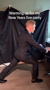 Warming up for Ronan keating New years Eve party. | JM Gallardo A