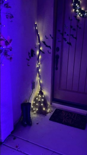 🧹✨ DIY Witch’s Broom for spooky porch vibes on a budget! 🎃 #halloweendiy #potterybarndupe