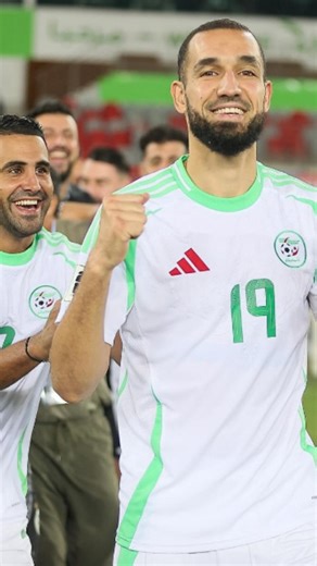 Team dz by nina on Instagram‎: "نبيل بن طالب يطبق مقولة :القلب حاضر… ولو الجسد غائب 🥹💚🇩🇿 . . #فلاديمير_بيتكوفتش #ismailbennacer #houssamaouar #ramybensebaini #aissamandi#hichambodaoui #zerrouki #mandria #LesVerts⭐⭐ | ‎#123vivalAlgérie🇩🇿| #youcefbelaïli #dzpower #algerie #teamdz #algerienne🇩🇿 #alger #دزاير #الجزائر #المنتخب_الجزائري #يوسف_بلايلي😍😍🇩🇿🇩🇿⚽️⚽️ #teamdz #algeria #dzair #teamdzair #riyadmahrez #youcefbelaili #djamalbelmadi #raismbolhi #nina.team_dz_"‎