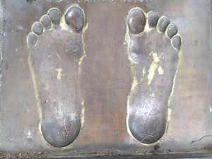 Diggers Discover 7,500-Year-Old Footprints in Turkey | Al Bawaba