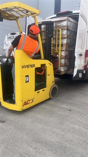 74 shares | Get in the Box Truck game! Our course sets you up to dominate your area! ✅Learn to get the best jobs ✅Learn to get Authority ✅Learn to get paid fast Link in comments #boxtruckauthority #boxtruckbusiness #noncdl #boxtrucklife #BoxTruck | Boxtruckauthority | Facebook