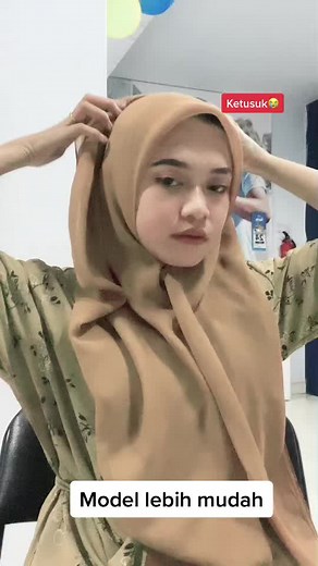 How to Tie a Hijab: Easy Style Tutorial