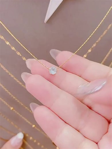 Kalung Titanium Elegan untuk Wanita