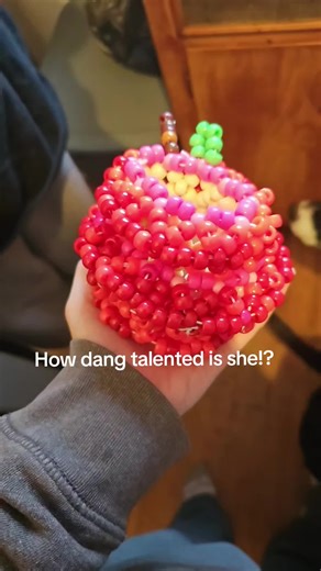 We love a talented queen. Also LOVE seeing my teenager blossming #beads #art #diy #beadedjewelry #crafting