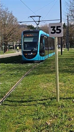 Départ de la 802 direction gare viotte + signe