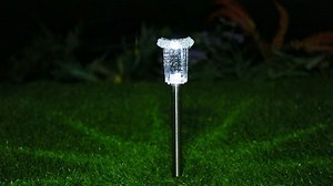Solarleuchten für Außen, [6 Stück] Solarlampen Garten Außen Kaltes Weiß,IP65 Wasserdicht Kabellos LED Gartenleuchten für Garten,Balkon,Auffahrt,Weg, Bäume,Rasen, Sträucher