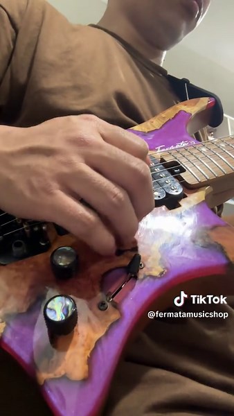 Explore the Fermata Evo 24 Electric Guitar and Mini Amp