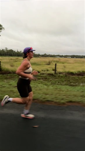 14 months between these clips. Same road. Different flood. Different runner. And once again my husband is on buggy duty filming me while I run past some things clearly never change. Still using the same program @KIC the link is in my bio, so check it out! #runningjourney #mumrunner #marathontraining #aussierunner #runningmotivation