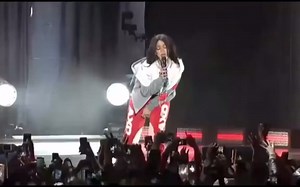 【粗鲁男孩】Rihanna - Rude Boy (Live 2015.04.04 March Madness Music Festival)