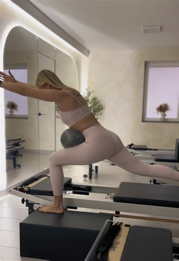 Your quads and glutes will be on fire 🔥🧑‍🚒 @Zone Pilates Studio #reformerpilatesinspo #reformerpilatesworkout #reformerbooty #reformerworkout #reformerpilatesdunakeszi