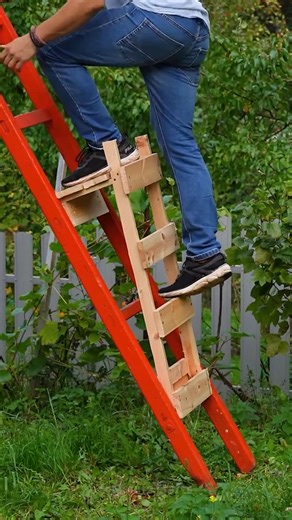 This garden ladder turns into scaffolding.🔨 ☀️ | 5-Minute Crafts GIRLY