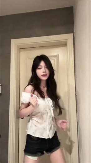 Big Sister or Mua? Spot Dance Challenge