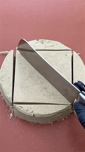 Satisfying Kinetic Sand Cutting Techniques
