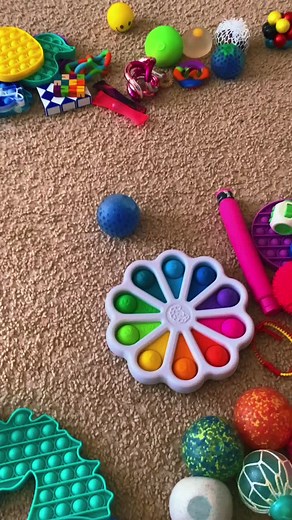 SHE SCAMMED ME!!!🙄 #fyp #fakefidgettrading #Viral #fidgettoys #xyzbca #DoritosDuetRoulette #foryou