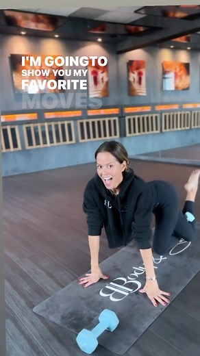 36K views · 374 reactions | BOOTY 101  zoom class FriYay 9:15 am pst. Get your link at BrookeBurke.Com. Body Sculpting + an intimate Q&A. @brookeburkebody #FITfam #homeworkout | Brooke Burke | Facebook