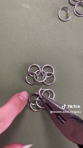 A quick beginner chainmail tutorial! If longer form content is more your jam, i just uploaded an in depth tutorial on my yewchube 🥰