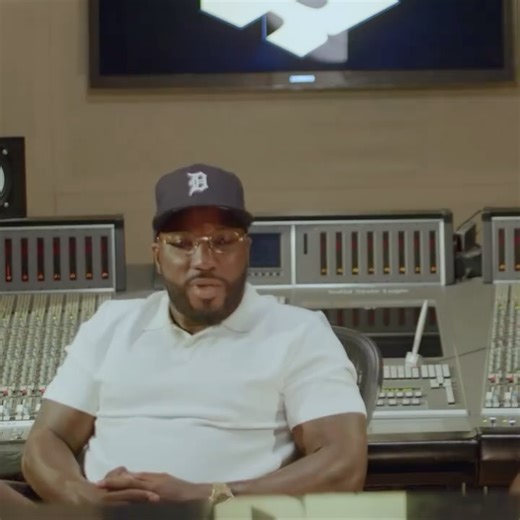 @jeezy on Instagram: "On July 26th, dem boys deliver a classic‼️ God willing we gonna do it again⛄️ TM:101 Live with the Color of Noize Orchestra! Available on vinyl and all music platforms. July 26th Pre order your copy now‼️ #tm101live #20yearsofmotivation"