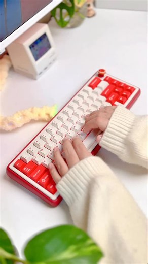 ruby .☘︎ ݁˖ on Instagram: "Unboxed the Foxy65 from @chil.key in the gorgeous red finish and I’m officially obsessed ♥️ From its aluminium shell to the Cherry-profile keycaps and tri-mode wireless freedom every keystroke feels premium. Whether I’m streaming, typing or gaming, it’s as stylish as it is functional. 🔍 SPECIFICATIONS: Keyboard Layout: 65% size Case Material: Aluminium, electrostatic-coated Mounting Style: Gasket mount Plate: FR4 plate PCB: Tri-mode (wired + Bluetooth 5.0 + 2.4 G) wit