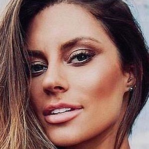 Hannah Stocking Boyfriend 2026: Dating History & Exes - CelebsCouples