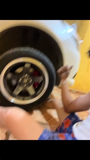 Nuevos zapatitos para tiburóncin: Tuning Car