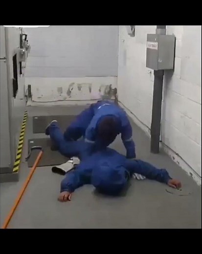 How to Save Someone From an Electric Shock! ⚡️ (Safety Simulation) #electricalsafety #safetyfirst