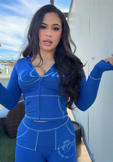 this blue me 👯‍♀️🕺🏽💃🏽 @I.AM.GIA