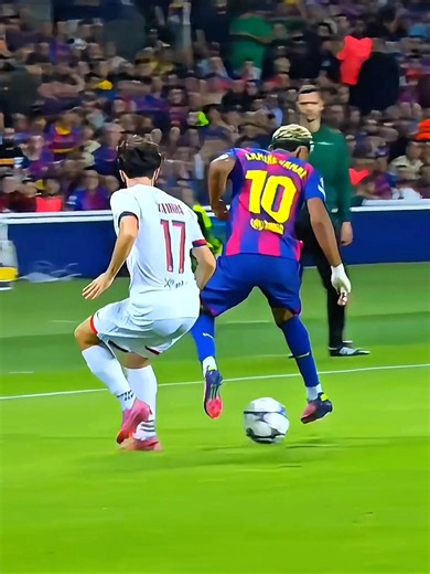 Yamal skills 10/10🪄 #yamal #football #spain