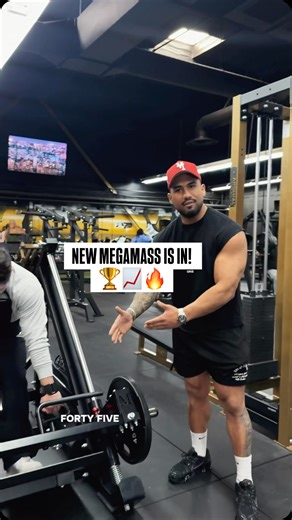 🚨 LOS ANGELES EXCLUSIVE 🚨 The @megamass 45° Linear Row is officially in the building. And yes… we are the ONLY gym in Los Angeles that has this machine. This isn’t your average row. The linear track keeps constant tension on your lats the entire movement no dead spots, no momentum. The chest support locks you in and protects your low back so you can focus on what actually matters… Building a thick, dense, 3D COBRA BACK 🐍 If you’re serious about back development, this machine alone is worth th