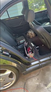 How to properly charge a battery on a 2000 Mercedes Benz E320