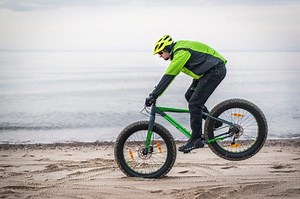 How To Ride A Fat Bike On The Beach: Top Expert Tips & FAQ | Fat Bike Planet