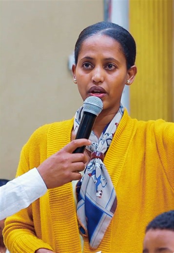 የፖይለቱን ወንድሙአን ቁል ቁል ይዘው እባብ