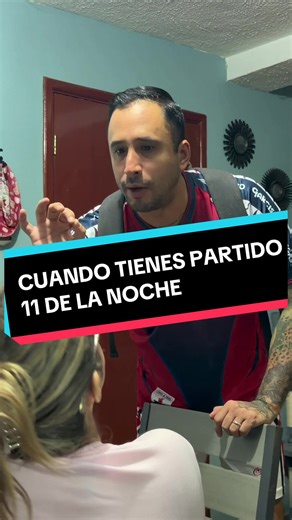 Partidos a las 11 de la noche: Sketch cómico