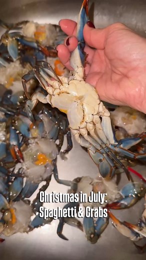 Ho ho holy moly I love blue claws 🦀. Christmas in July? You betcha. I have this sauce on lock twice a year. Recipe ⬇️ 🍝 Pasta with Crabs (Granchi alla Marinara) Serves: 10 | Prep time: 1 hr. | Cook time: 3 hrs. Ingredients: 12 fresh large, cleaned blue claw crabs (preferably males) 3 – 28-ounce cans of peeled San Marzano tomatoes 3 – 28-ounce cans of crushed San Marzano tomatoes 1 1/4 cups of extra virgin olive oil 9 cloves of garlic, peeled, smashed and minced 4 tablespoons of chopped flat le