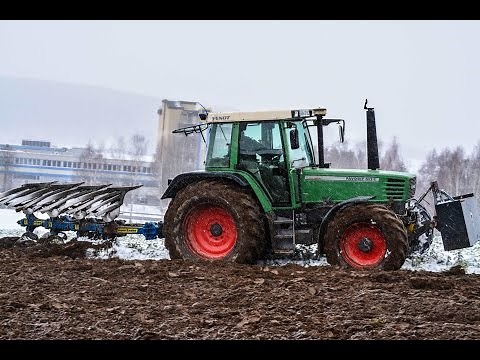 Fendt 512 beim ackern im weißen Oberfranken