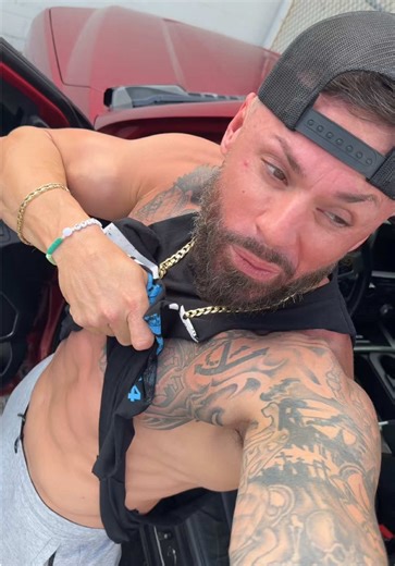 Kinda sorta. 😏 #drake #losemymind #musically #fyp | drake