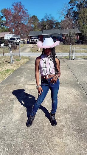 THIS AINT TEXAS 🤠🤎 #texasholdem #beyonce #beyonceknowles #countrymusic #country #beyonceiscountry #act2