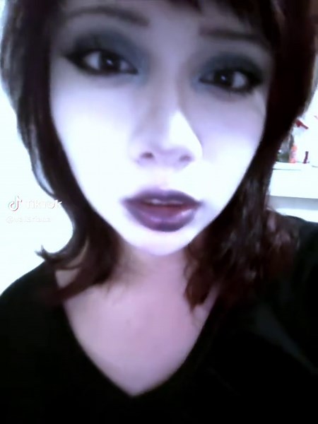 Celebrating Evanescence: Makeup Inspired by Amy Lee