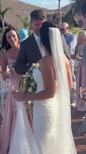 Neal McCoy sings at S.D. couple's wedding