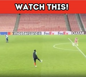👀 Bukayo Saka linked up with an unlikely teammate in UFC superstar Conor McGregor last night! | Football Insider