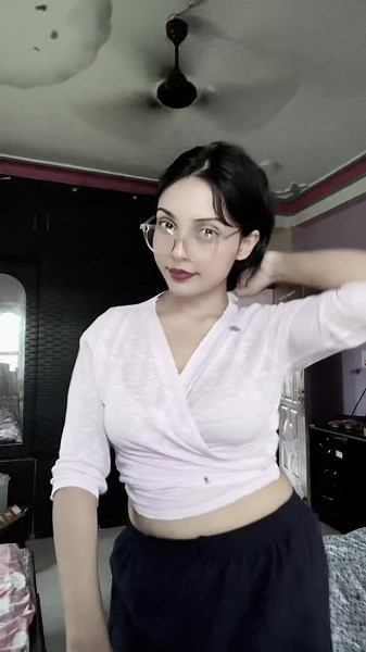 Prisha Kharel (@prisha_____)’s videos with original sound - Rain 🌧️