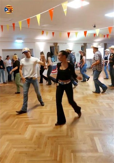 MINDSET ❤️ Linedance Catalan Style with Pol F. Ryan & Sofia Balzano in Hamburg #dance #event #party