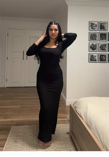 Skims Dress: Perfect Office Outfit Inspiration