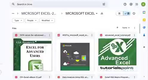 2. Convierte imágenes y PDFs en textoSube el archivo → clic en Abrir con → Google Docs.Drive extrae el texto automáticamente.