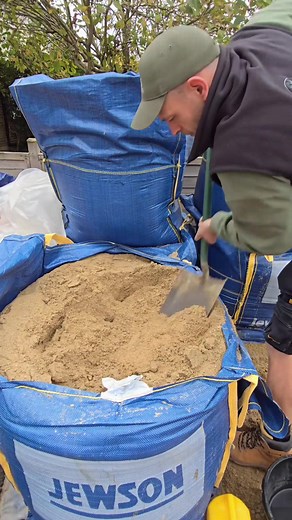 ASMR🔊Perfect Mix💥 Front loader set up, Which se #carpenter #diyprojects #diyideas #landscapepainting #diyhomedecor #timber #landscape #landscaping #landforsale #diy | Rob Knight Landscapes