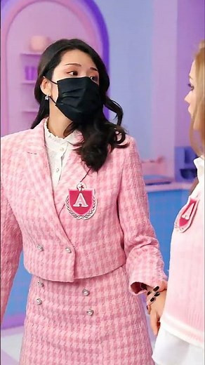 Masked Girl Helps Poor Girl ❤️