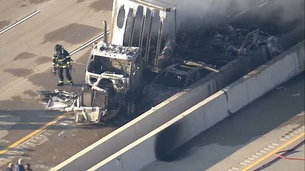 2 injured in fiery crash involving 2 semis that shut down southbound I-94 near Kenosha for hours